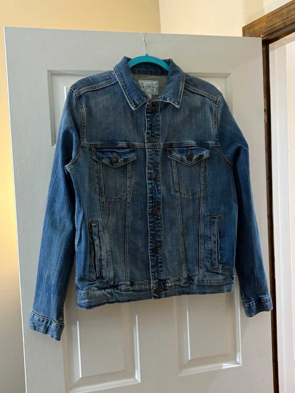 Aeropostale Men’s Denim Trucker Jacket M Distressed Medium Wash Like New